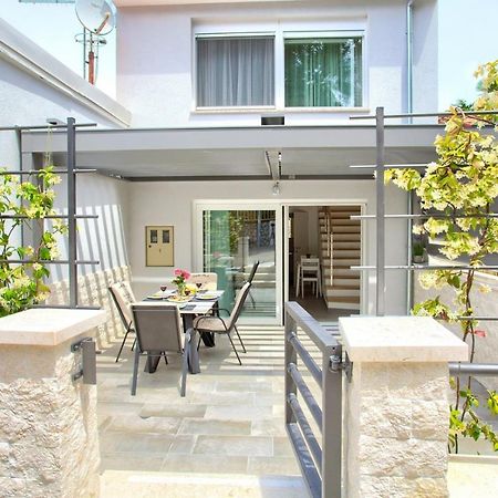 Holiday House Mar Малинска Екстериор снимка
