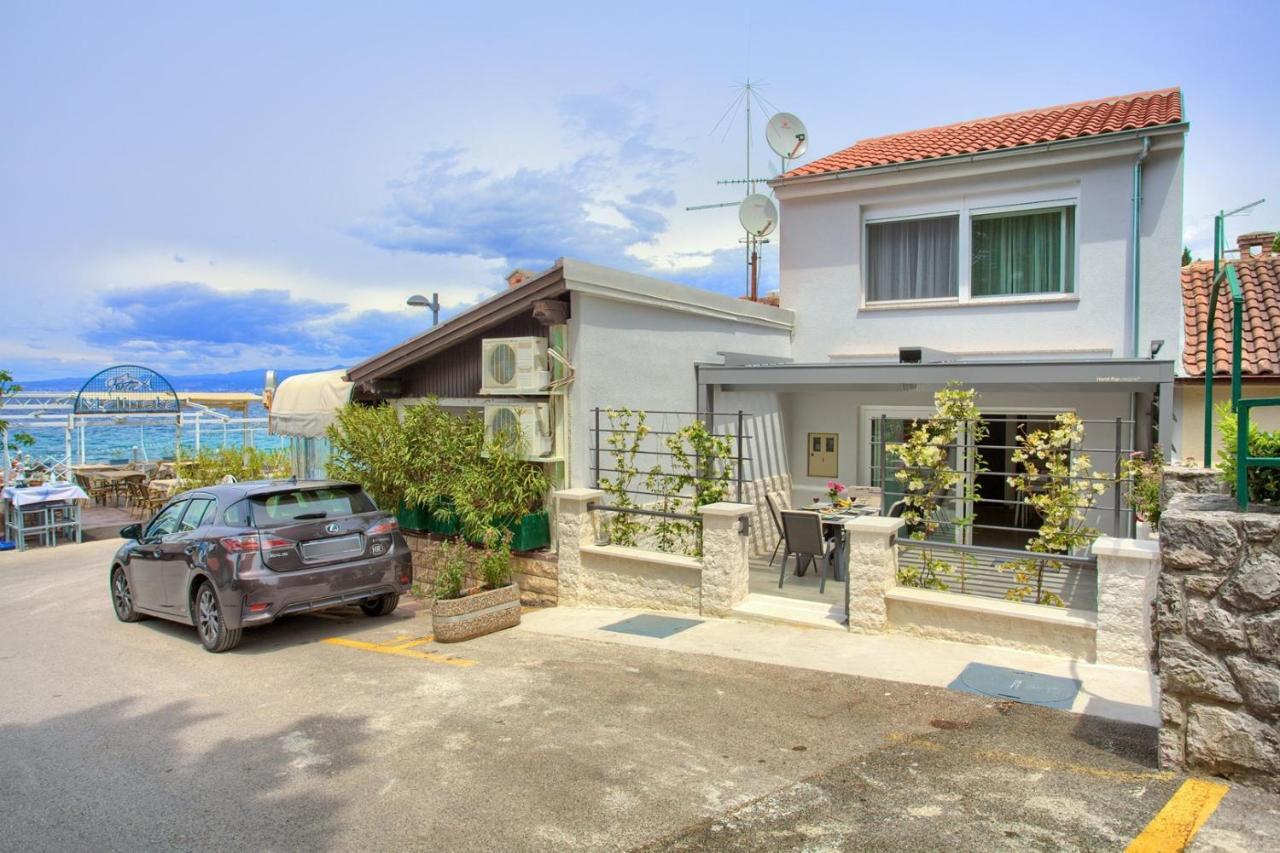 Holiday House Mar Малинска Екстериор снимка
