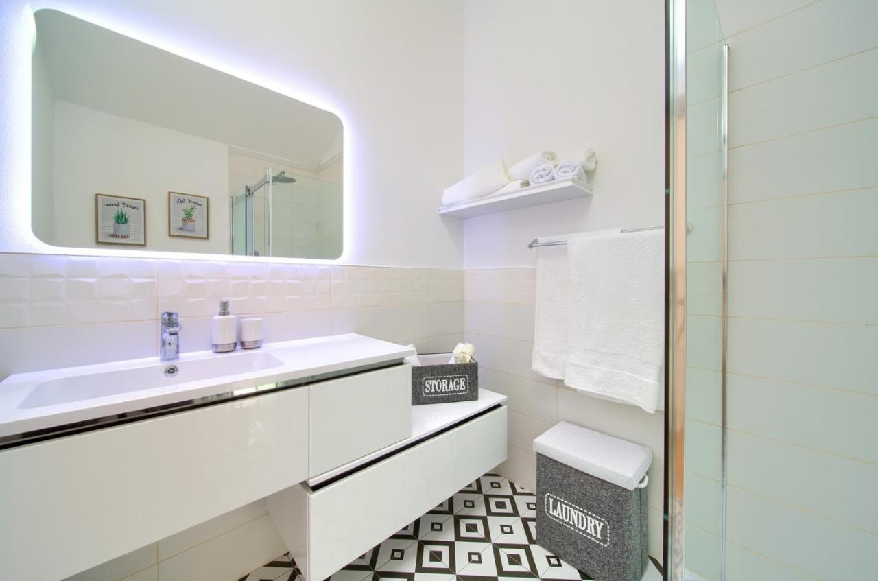Holiday House Mar Малинска Екстериор снимка