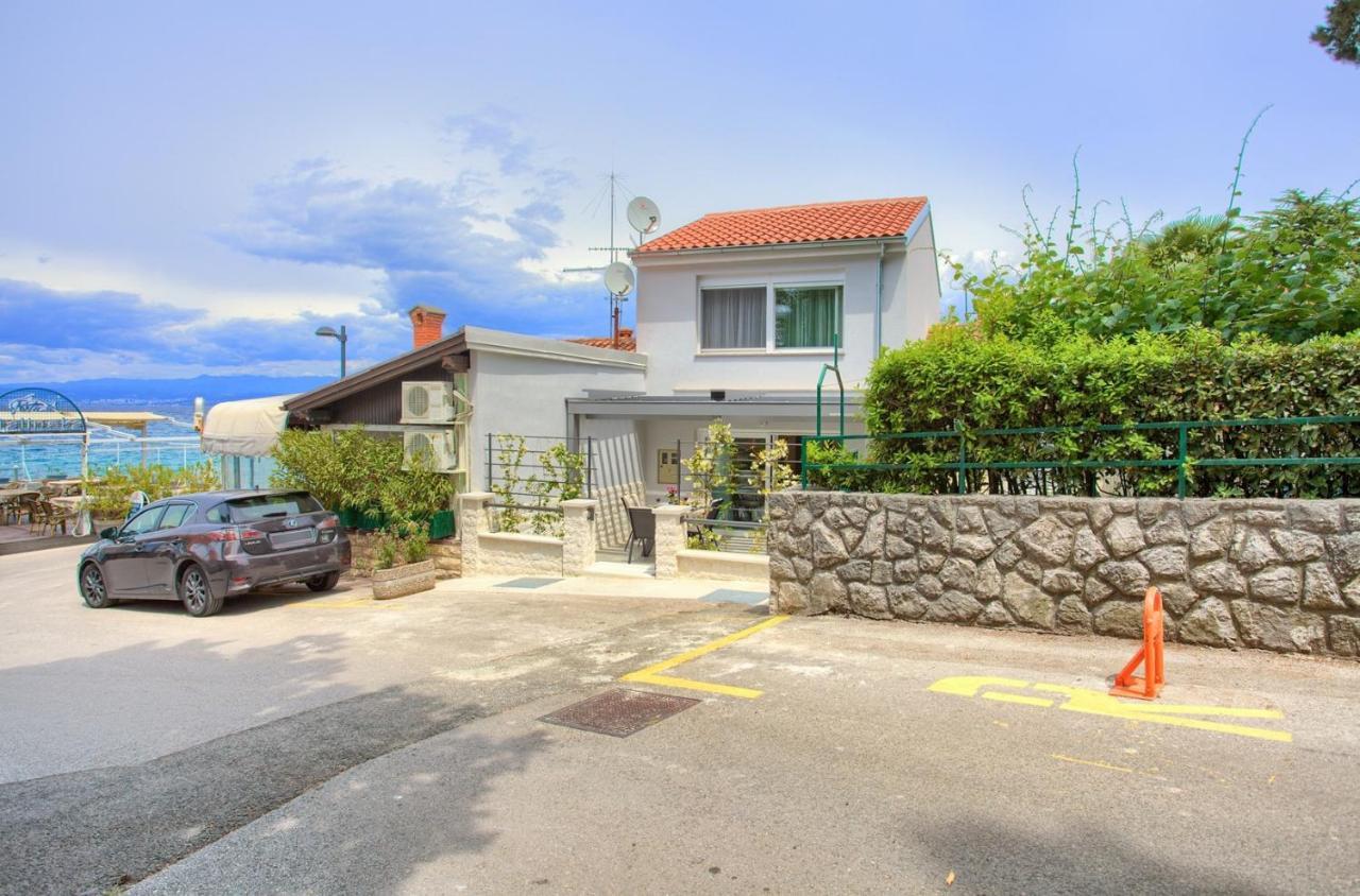 Holiday House Mar Малинска Екстериор снимка